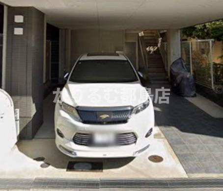 ベルハイム都島の駐車場