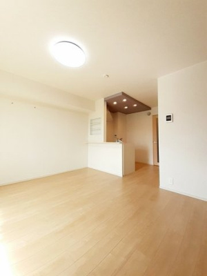 【内装】 | アーバングレイスⅥ | 明るい室内です