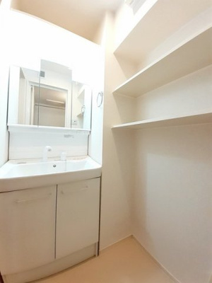 【洗面所】 | アーバングレイスⅥ | 忙しい朝には欠かせない洗面所です