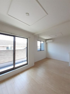 【居間・リビング】 | メゾン・ソレアードⅢ | おしゃれな居間です