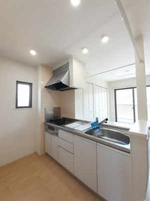 【キッチン】 | メゾン・ソレアードⅢ | きれいなキッチンです