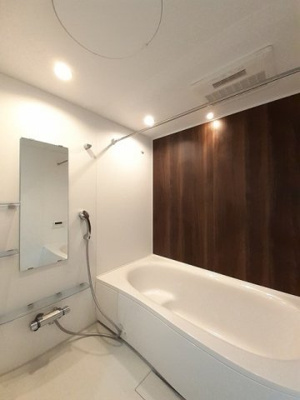 【浴室】 | メゾン・ソレアードⅢ | コンパクトで使いやすいお風呂です