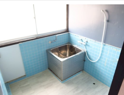 長崎県長崎市　一棟アパートのバルコニー