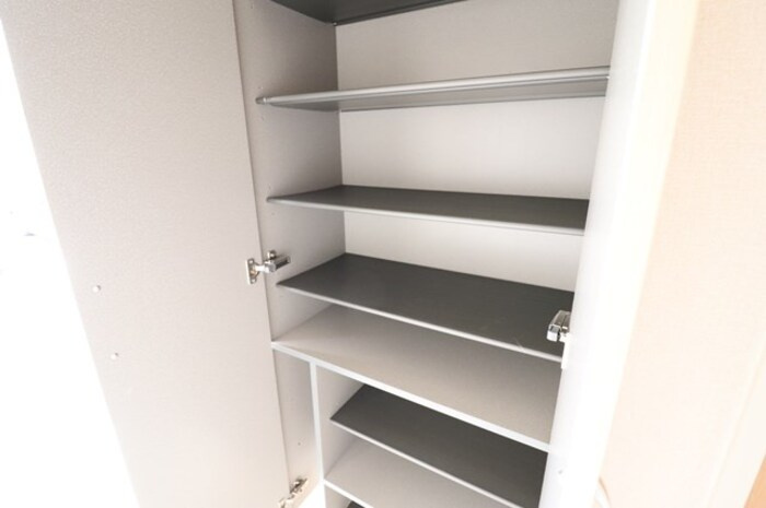 セレクトの玄関|トールタイプの姿見付シューズボックス