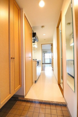 第９小谷ビルの玄関