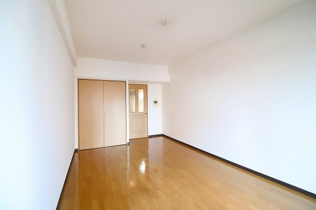 第９小谷ビルの居間・リビング