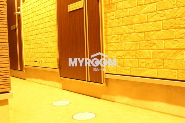 ハーモニーテラス北新宿の玄関