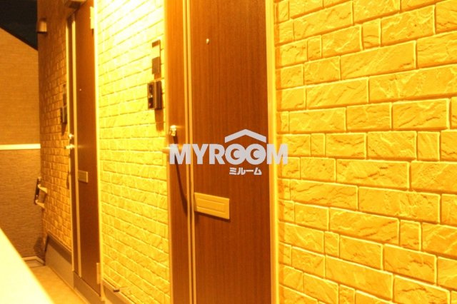 ハーモニーテラス北新宿の玄関