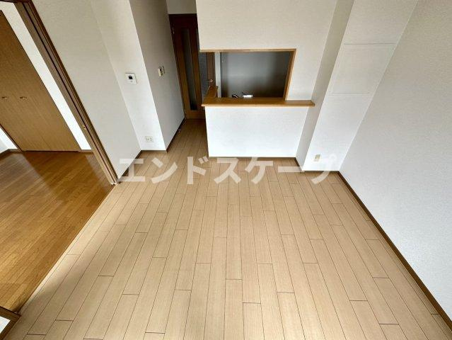 コムフォートワンの居間・リビング|高崎、前橋のお部屋探しはエンドスケープまで！お客様の理想お聞かせ下さい♪