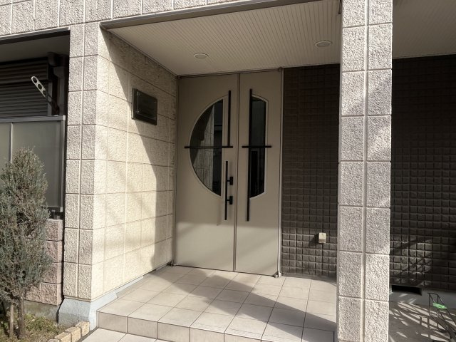 メゾン　イーハトーブのエントランス