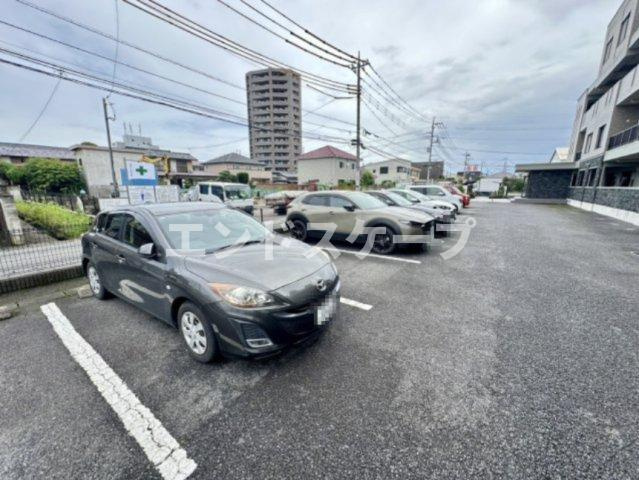 コムフォートワンの駐車場|高崎、前橋のお部屋探しはエンドスケープまで！お客様の理想お聞かせ下さい♪