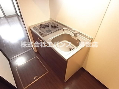 【キッチン】 | AQUE2 | コンパクトなキッチンで掃除もラクラク