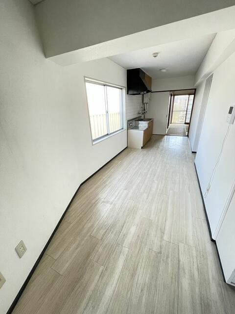 日新柏マンションの居間・リビング|リノベーション工事予定の為別… 