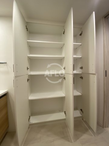 大阪ベイレジデンス　南港光小学校区の収納|大阪ベイレジデンス　リネン庫