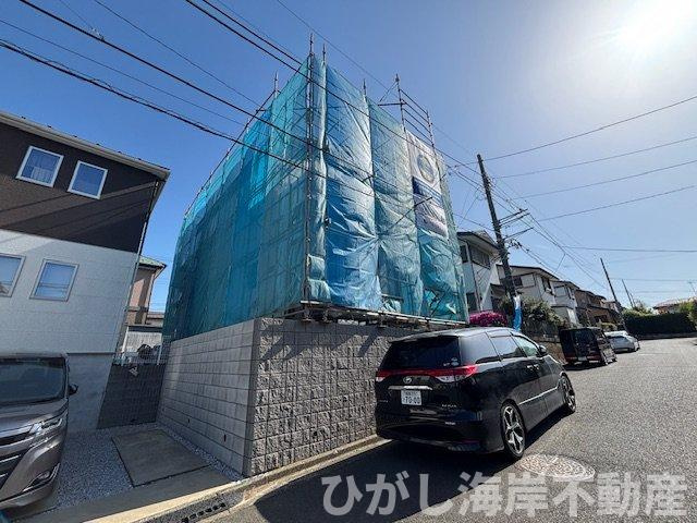 茅ヶ崎市堤　新築戸建　の前面道路含む現地写真|4月18日撮影　建築中　現地外観