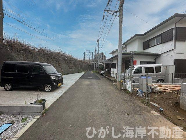 茅ケ崎市中島　新築戸建の前面道路含む現地写真|4月6日撮影　建築中　現地外観