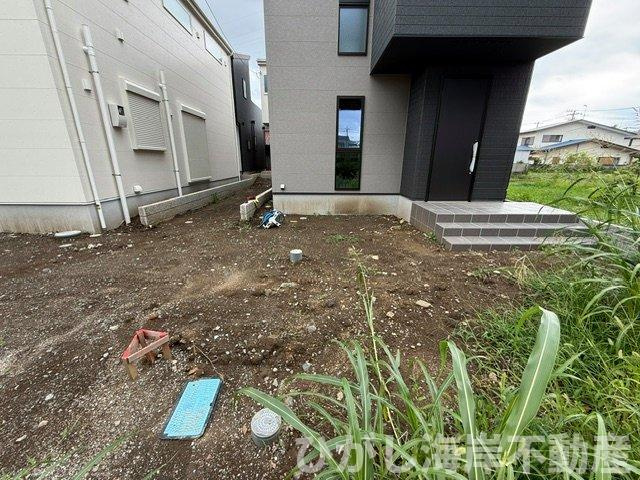 茅ヶ崎市西久保　新築戸建　全4棟の駐車場|8月15日撮影　外構工事中　駐車スペース