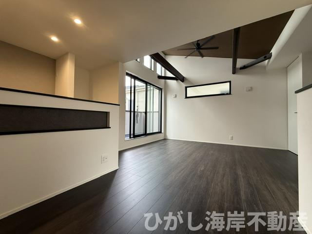 茅ヶ崎市西久保　新築戸建　全4棟のダイニング|18.9帖　吹抜付LDK