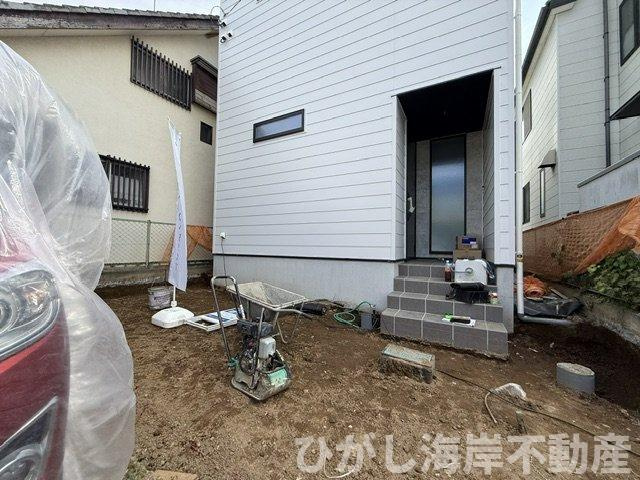 茅ヶ崎市高田2丁目　新築戸建　の駐車場|8月21日撮影　外構工事中　駐車スペース