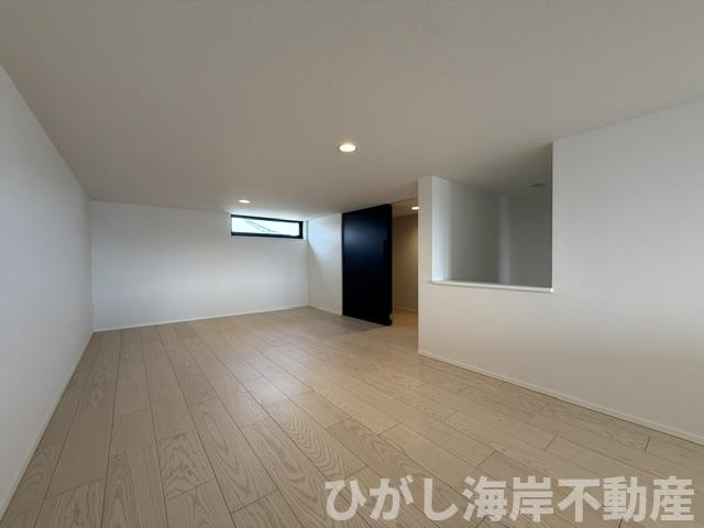 茅ヶ崎市高田2丁目　新築戸建　の内装|8.5帖　ロフト