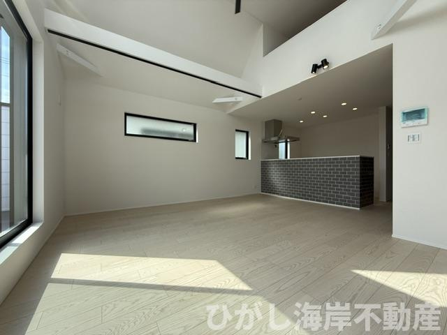 茅ヶ崎市高田2丁目　新築戸建　のダイニング|19.6帖　吹抜付LDK