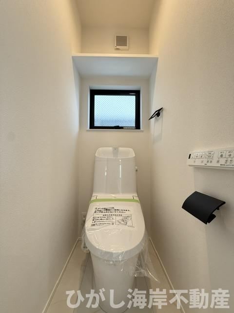 茅ヶ崎市高田2丁目　新築戸建　のトイレ|洗浄機能付きお手洗い