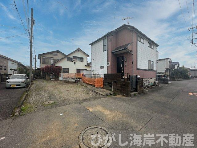 茅ヶ崎市高田2丁目　新築戸建　の前面道路含む現地写真|4月6日撮影　建築中　現地外観