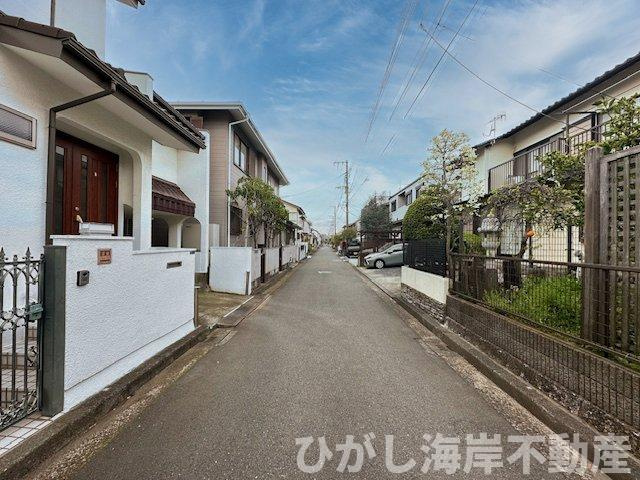 茅ケ崎市高田3丁目　売地の前面道路含む現地写真|4月9日撮影　古家解体前  現地外観