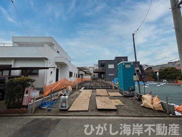 茅ヶ崎市東海岸南6丁目　新築戸建　全３棟の外観|4月6日撮影　建築中　現地外観
