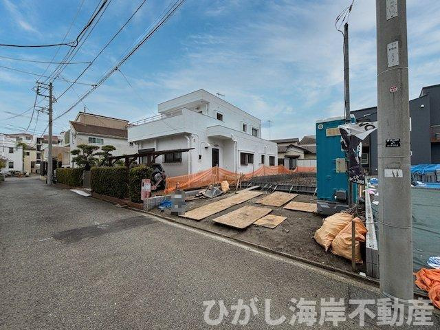 茅ヶ崎市東海岸南6丁目　新築戸建　全３棟の外観|4月6日撮影　建築中　現地外観