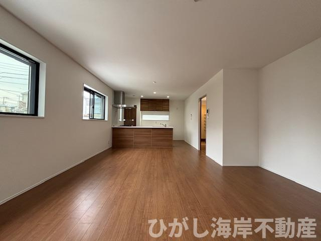 茅ヶ崎市中海岸４丁目　新築戸建　全３棟の居間・リビング|20.1帖　LDK
