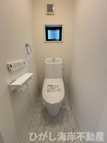 茅ヶ崎市中海岸４丁目　新築戸建　全３棟のトイレ|洗浄機能付きお手洗い