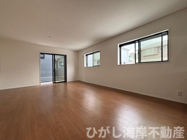 茅ヶ崎市中海岸４丁目　新築戸建　全３棟の居間・リビング|20.1帖　LDK