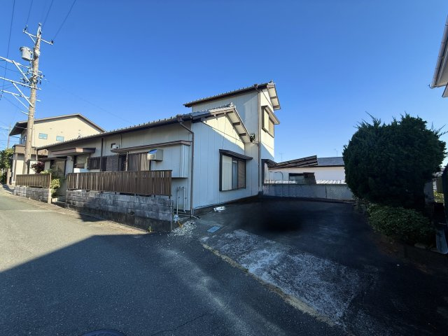 中央区和合北三丁目の外観|建物は解体して、更地にしてお渡しします。隣地との境界もしっかりと行い、測量後にお渡しします。