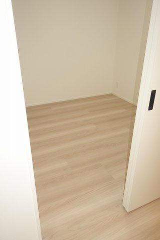 クラリティア西日暮里の洋室