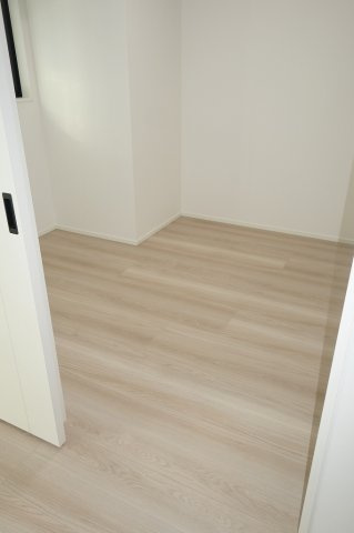 クラリティア西日暮里の洋室