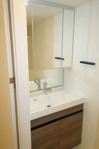 クラリティア西日暮里の独立洗面台