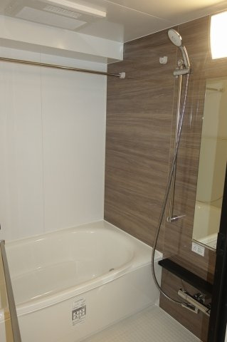 クラリティア西日暮里の浴室