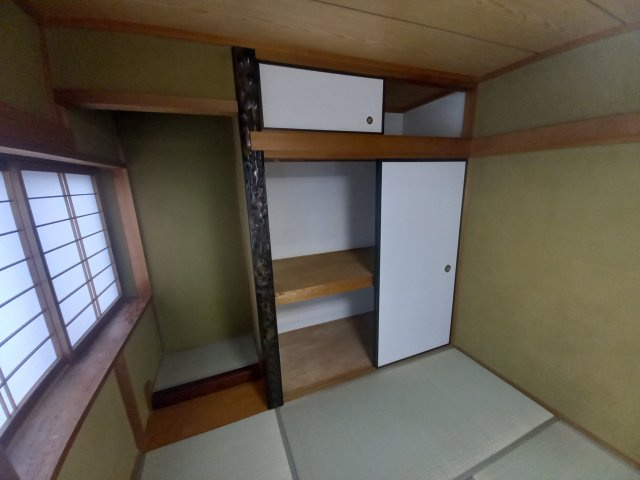 【収納】 | 津之江町2丁目車庫付貸家 | 3階和室収納