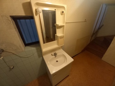 【独立洗面台】 | 津之江町2丁目車庫付貸家