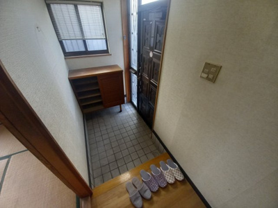 【玄関】 | 津之江町2丁目車庫付貸家