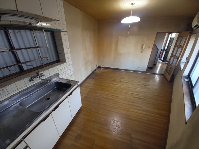 【居間・リビング】 | 津之江町2丁目車庫付貸家 | 2階リビング