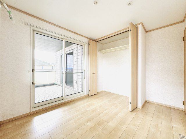 太田市新田市野井町　中古住宅の洋室
