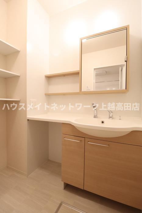 アクシア西本町の独立洗面台|洗髪洗面化粧台