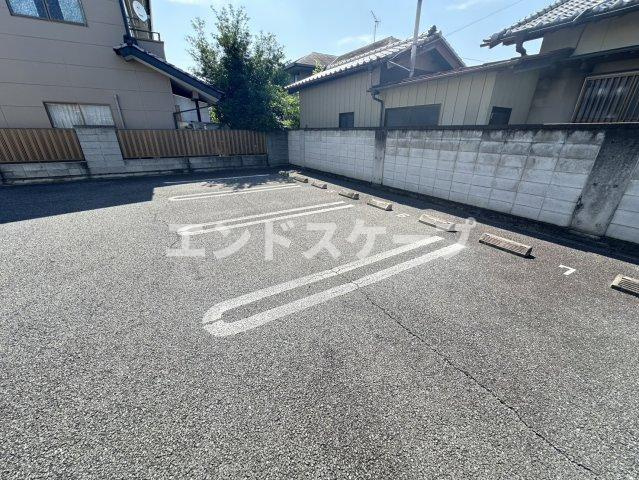 クレメントの駐車場|高崎、前橋のお部屋探しはエンドスケープまで！お客様の理想お聞かせ下さい♪