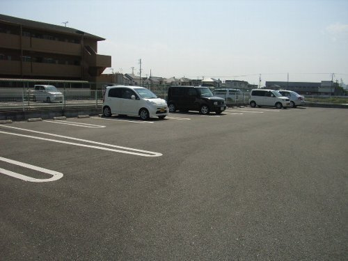 ササラビレッジの駐車場