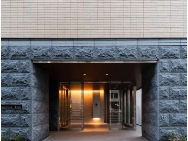 グランデュール富士のエントランス