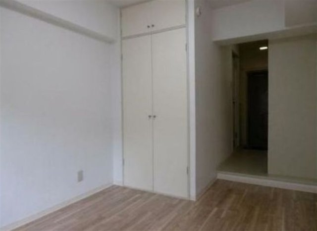 フォーラム都立家政の寝室|お掃除がしやすいフローリングのお部屋☆