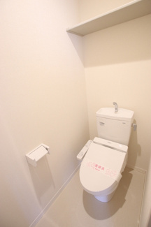温水便座付きのトイレです