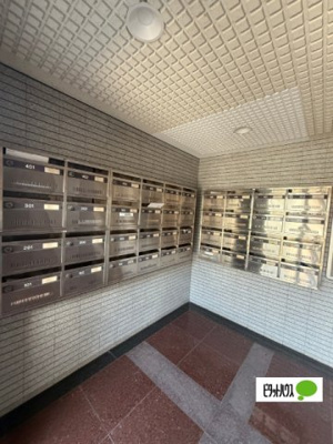 【エントランス】 | ベルメゾン石垣西